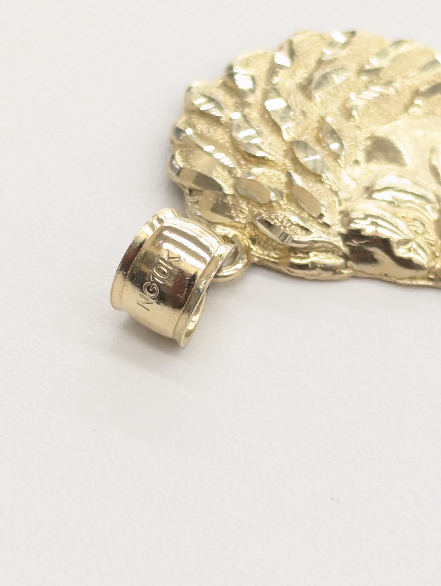 10kt REAL GOLD LION FACE PENDANT