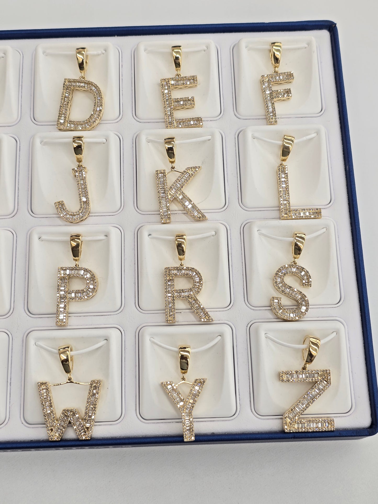 REAL DIAMOND 10KT GOLD BLOCK LETTER INITIAL A TO Z FOR MEN AND WOMEN