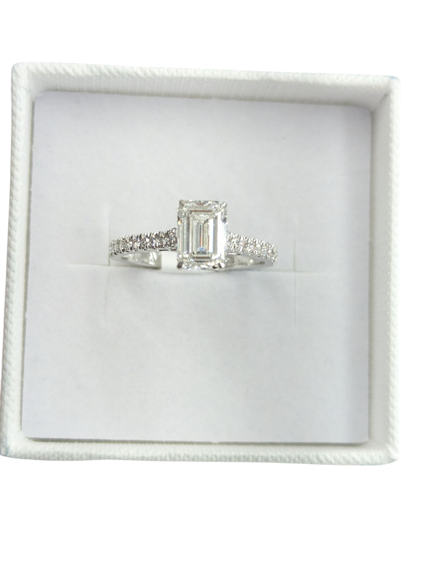 14KT WHITE GOLD LAB GROWN DIAMOND EMERALD CUT CERTIFIED RING FOR WOMEN